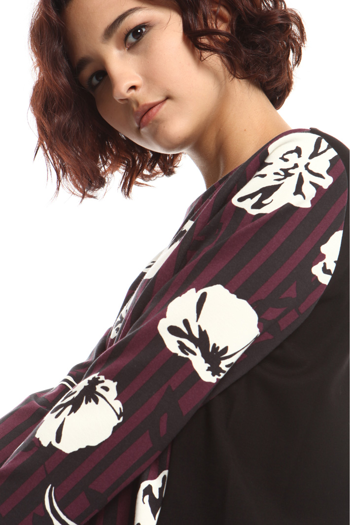 Semi-fitted jersey dress Intrend Semi-fitted jersey dress Intrend