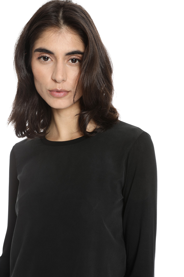 Jersey and crepe T-shirt Intrend Jersey and crepe T-shirt Intrend