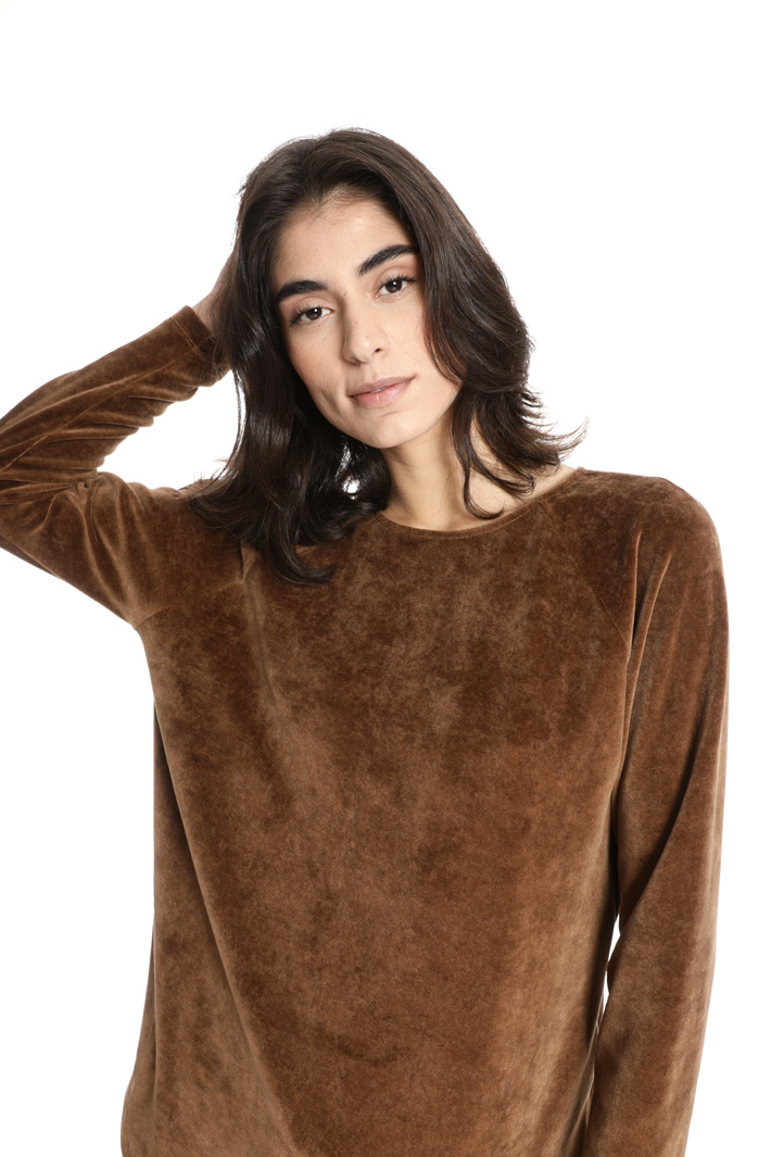Oversized chenille T-shirt Intrend Oversized chenille T-shirt Intrend