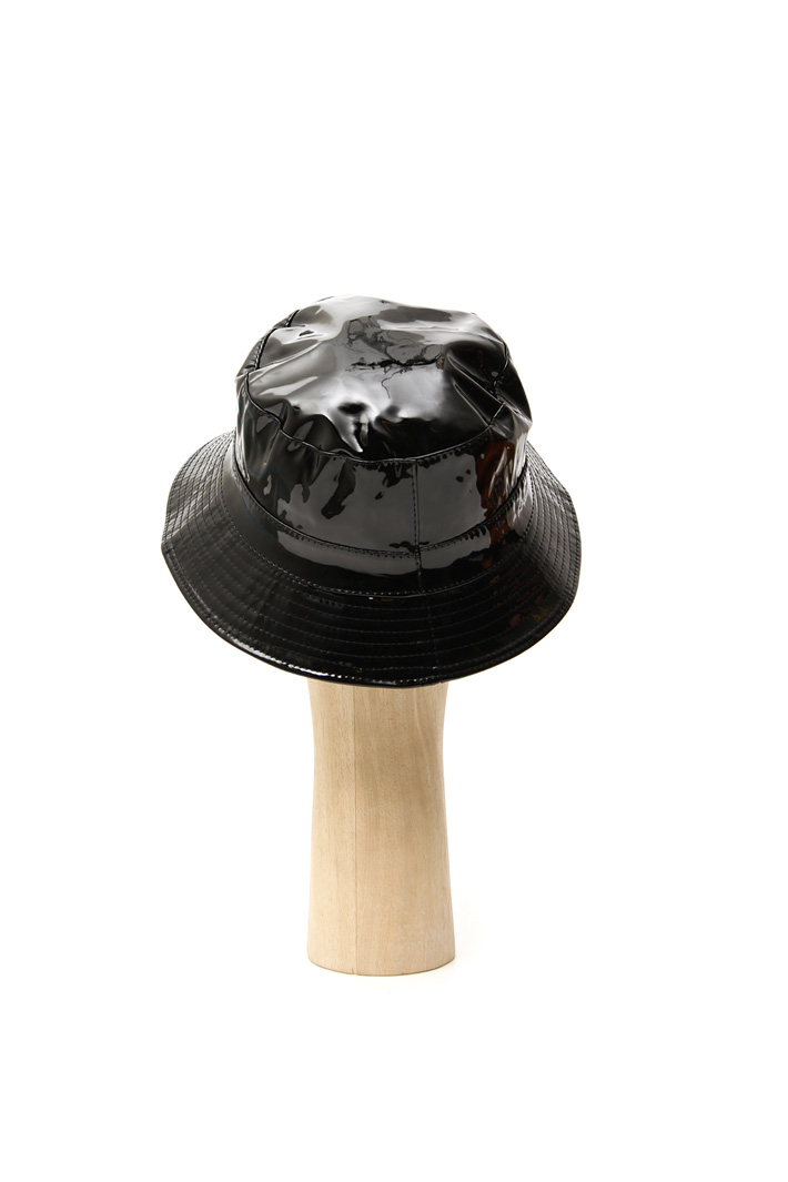 Vinyl effect hat Intrend Vinyl effect hat Intrend