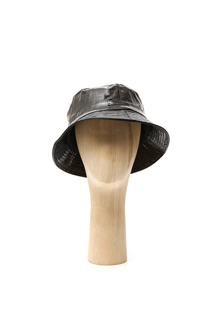 Vinyl effect hat Intrend Vinyl effect hat Intrend