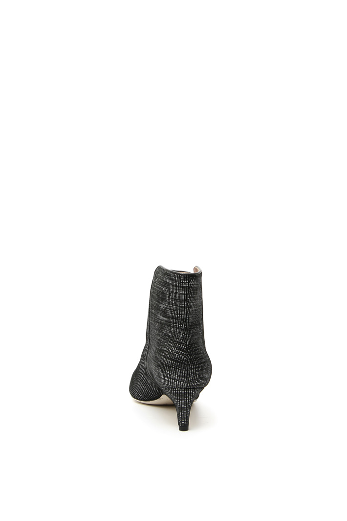 Laminated pointed ankle-boots Intrend Laminated pointed ankle-boots Intrend