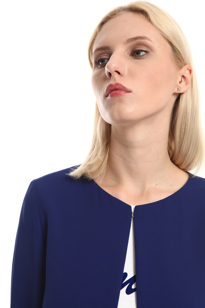 Jacket in crepe fabric Intrend Jacket in crepe fabric Intrend