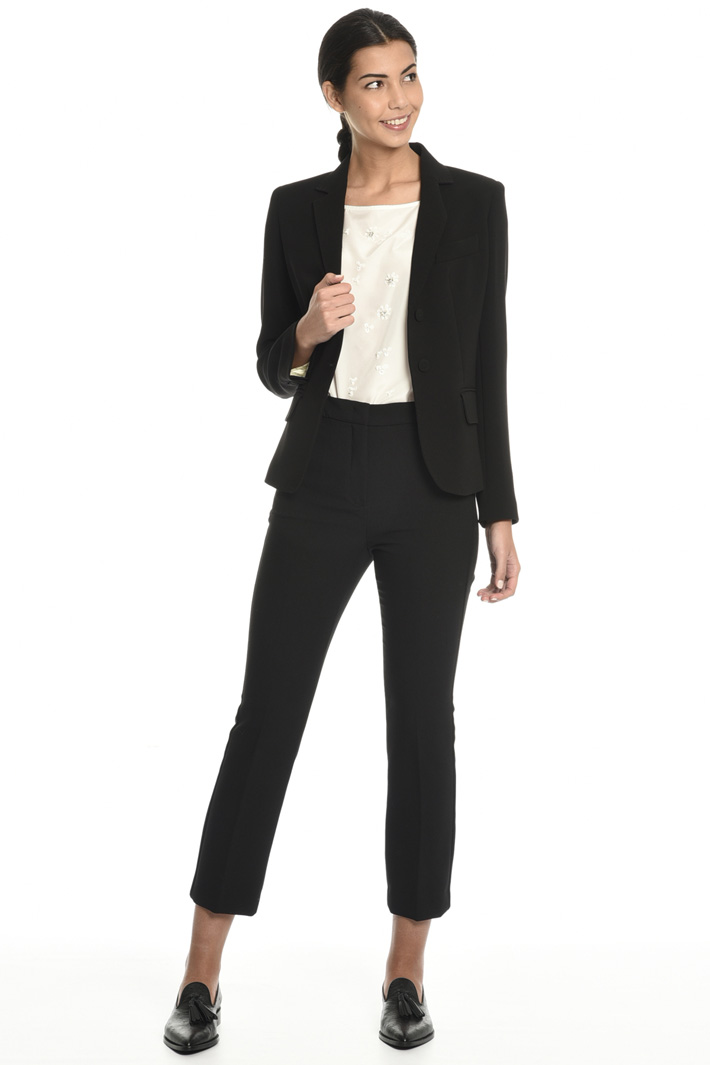 Blazer with covered buttons
Intrend Blazer with covered buttons
Intrend