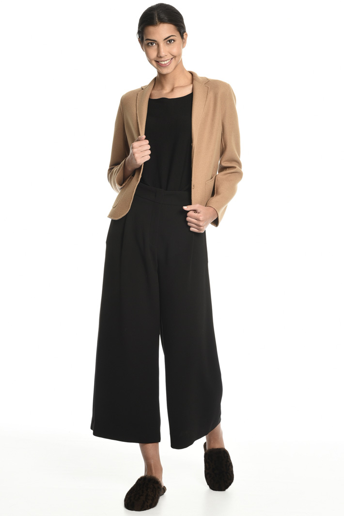 Wool drap blazer
Intrend Wool drap blazer
Intrend