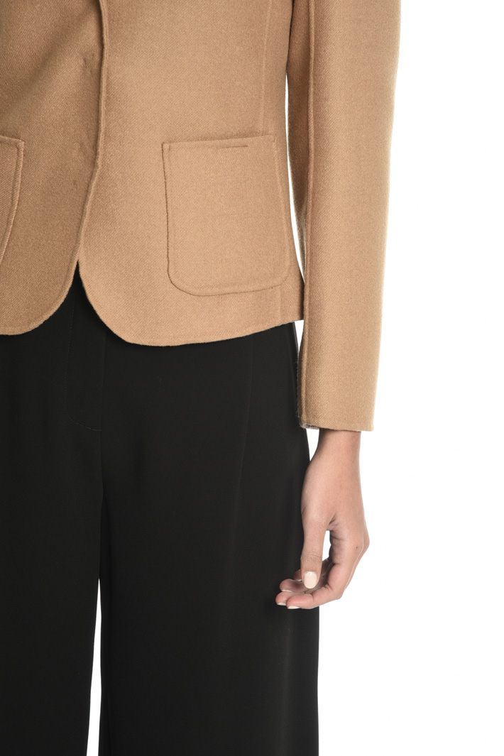 Wool drap blazer
Intrend Wool drap blazer
Intrend