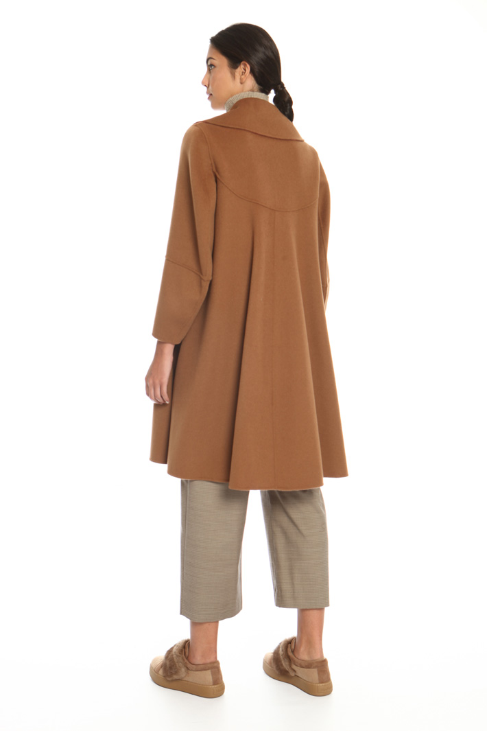 Flared drap coat
Intrend Flared drap coat
Intrend