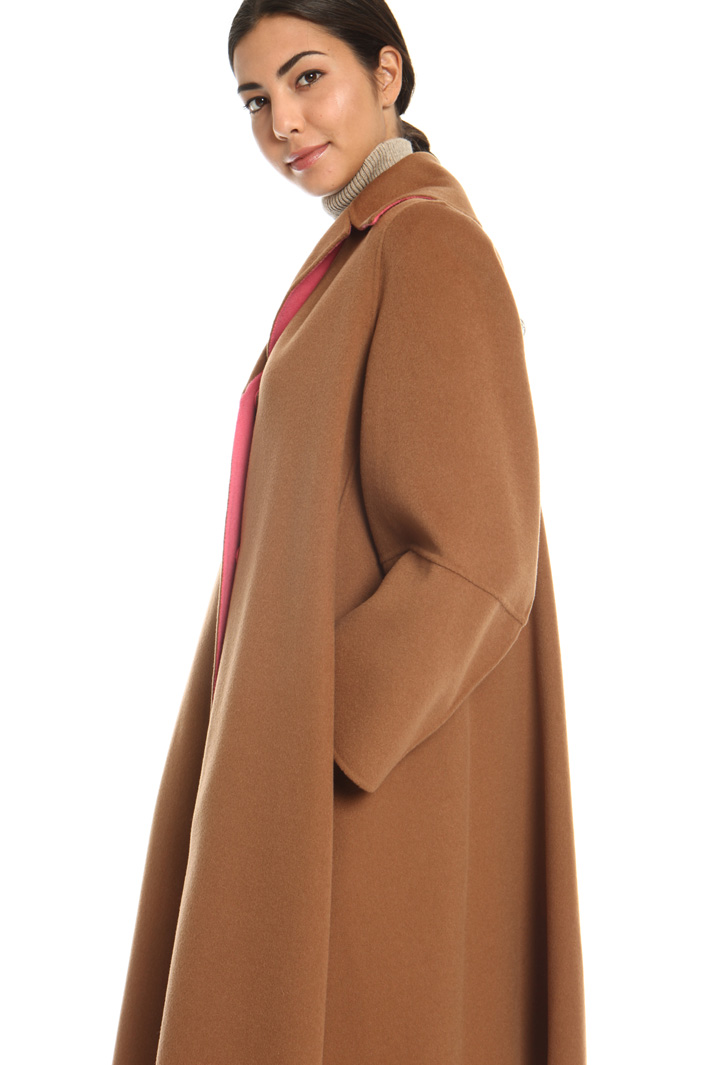 Flared drap coat
Intrend Flared drap coat
Intrend