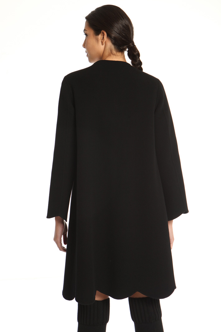 Coat with scalloped bottom
Intrend Coat with scalloped bottom
Intrend