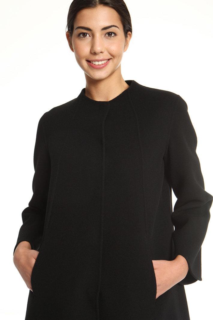 Coat with scalloped bottom
Intrend Coat with scalloped bottom
Intrend