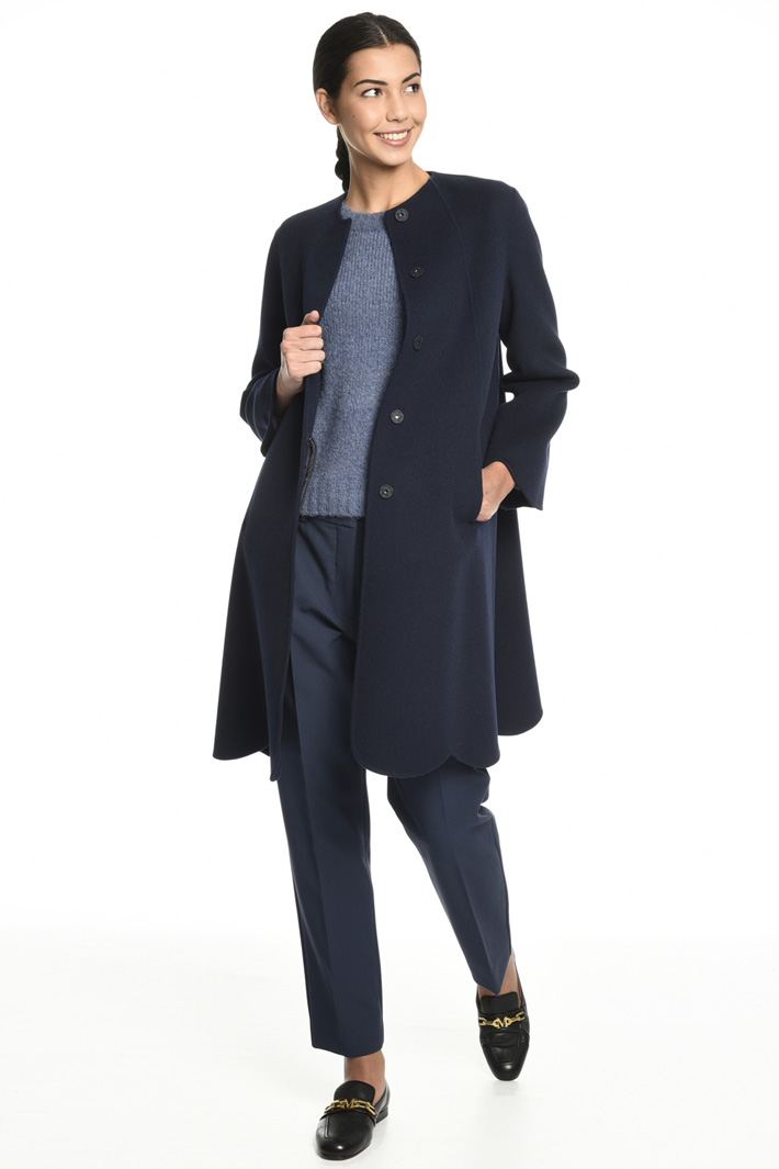 Coat with scalloped bottom
Intrend Coat with scalloped bottom
Intrend