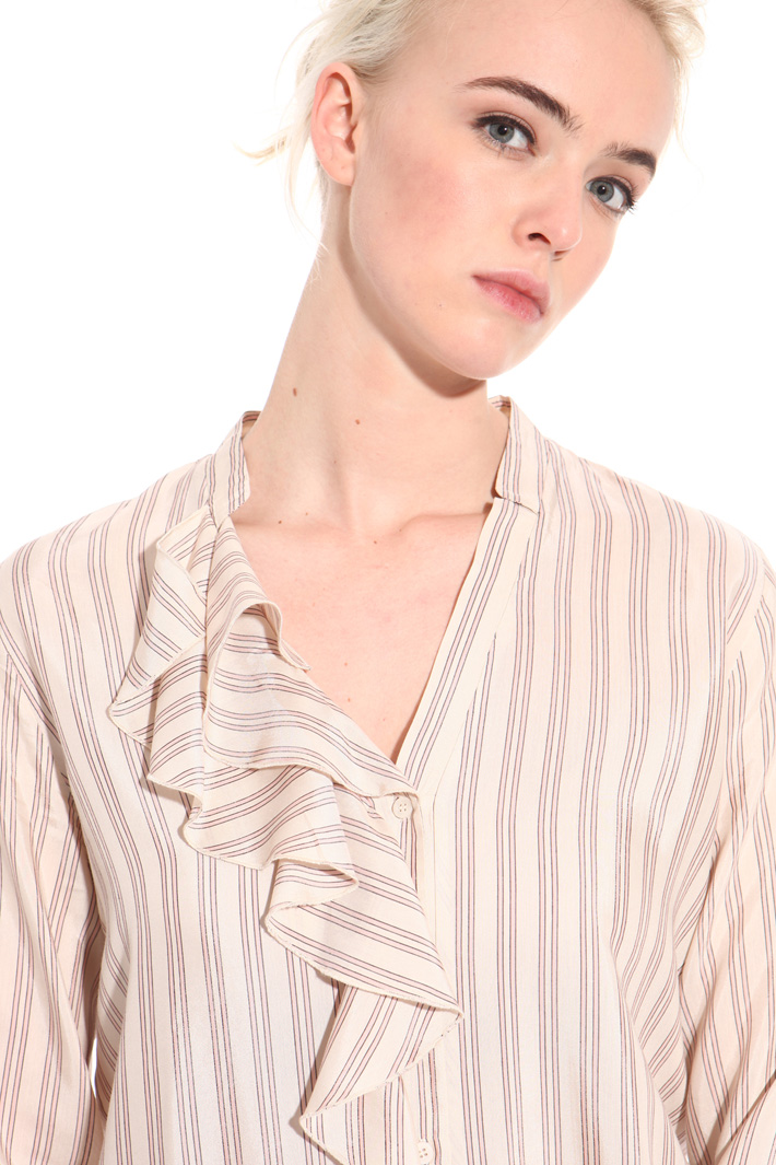 Yarn-dyed viscose shirt Intrend Yarn-dyed viscose shirt Intrend