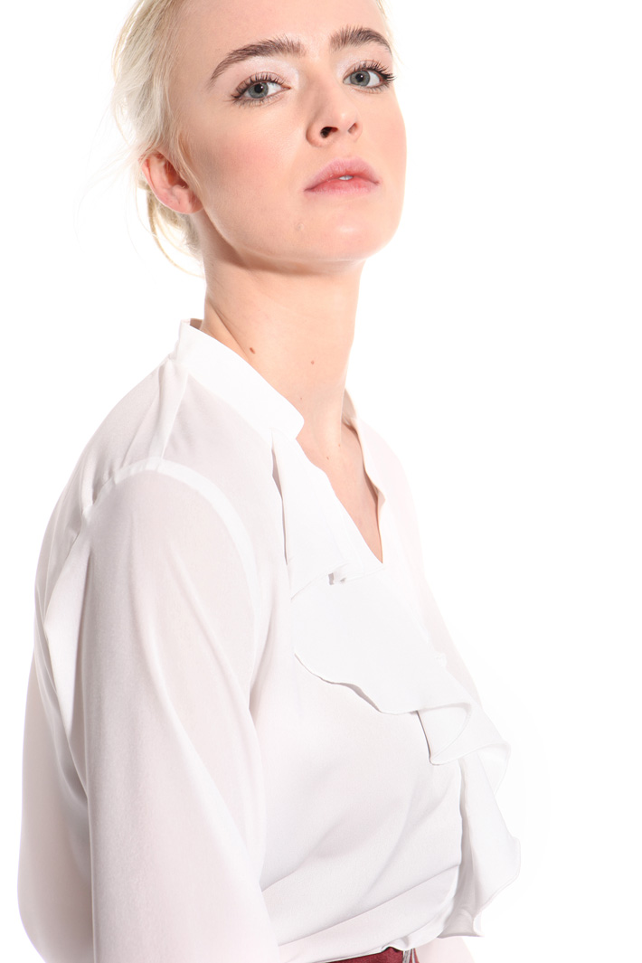 Frilled crepe shirt Intrend Frilled crepe shirt Intrend