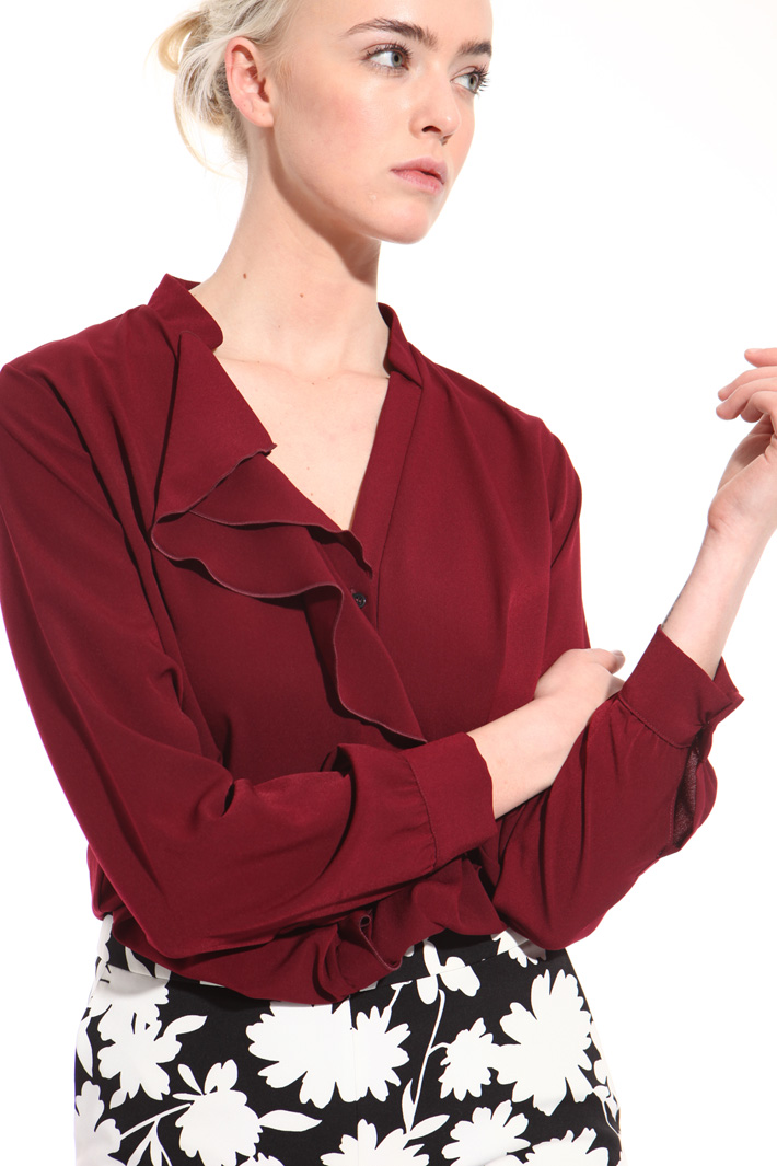Frilled crepe shirt Intrend Frilled crepe shirt Intrend