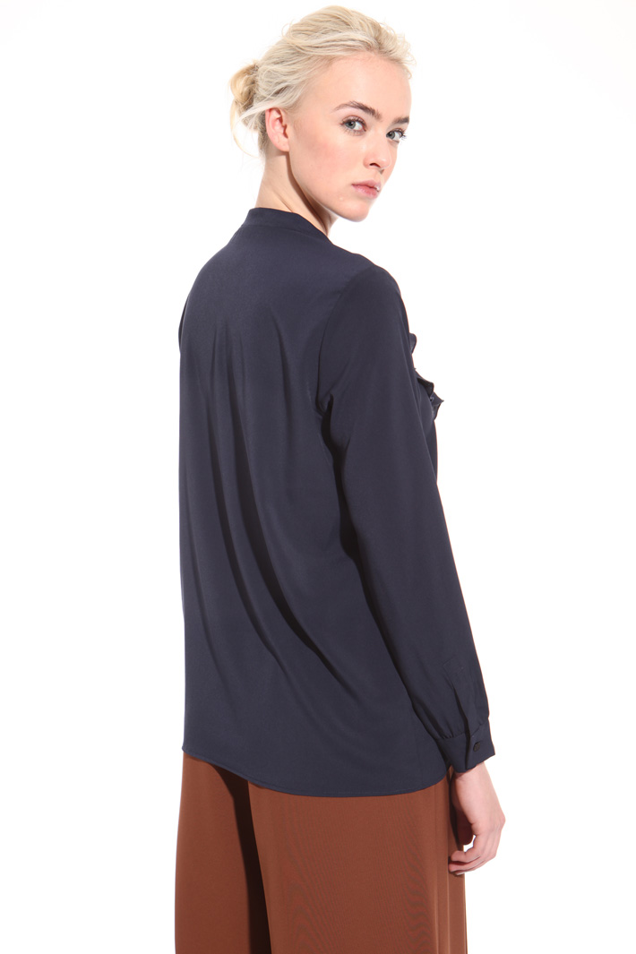 Frilled crepe shirt Intrend Frilled crepe shirt Intrend