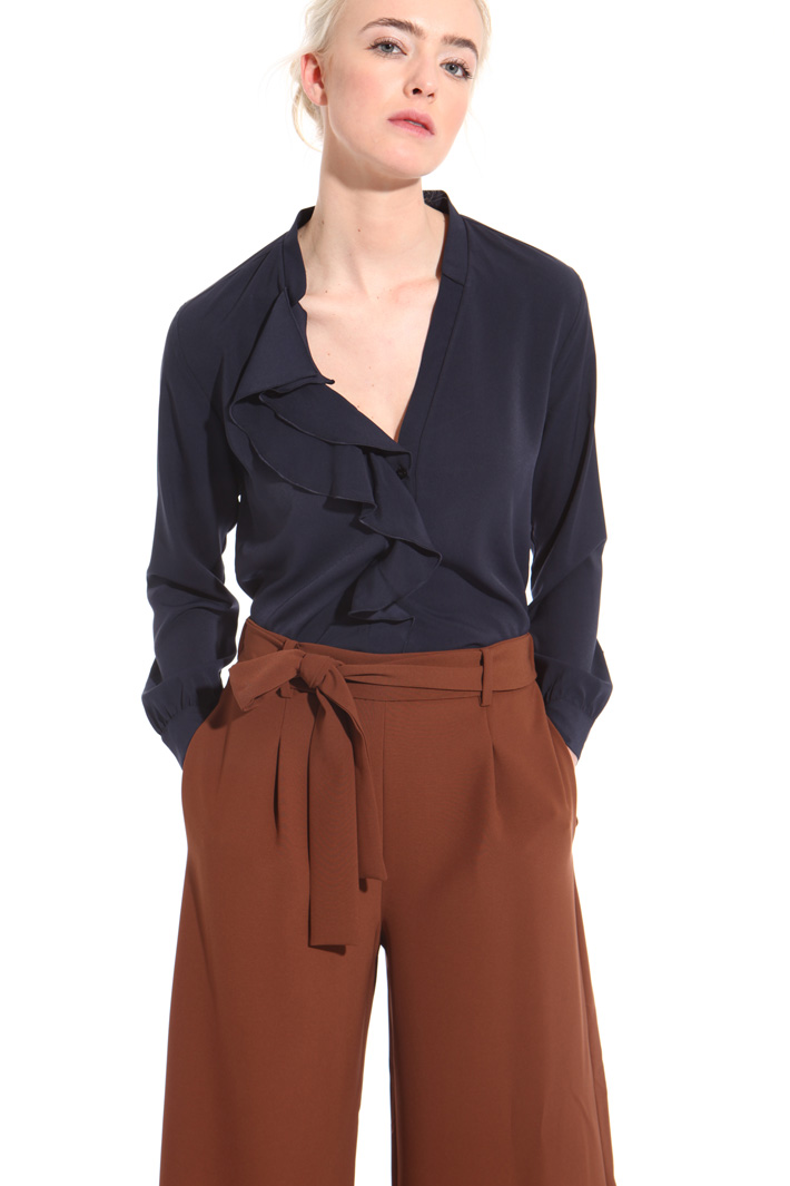 Frilled crepe shirt Intrend Frilled crepe shirt Intrend