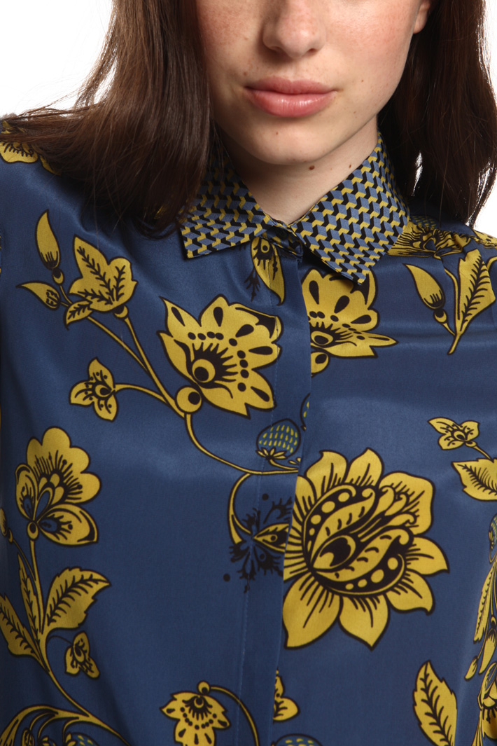 Silk crepe de chine shirt Intrend Silk crepe de chine shirt Intrend