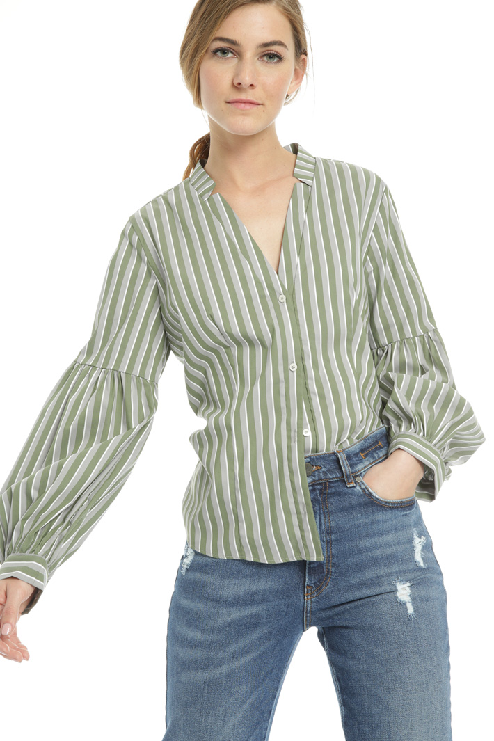 Puff sleeve shirt Intrend Puff sleeve shirt Intrend
