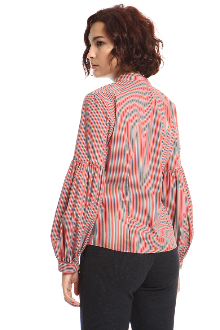 Puff sleeve shirt Intrend Puff sleeve shirt Intrend