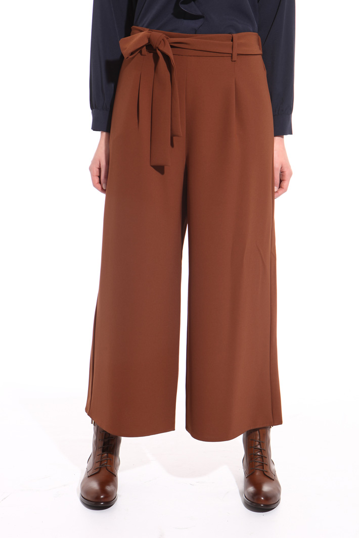 Cropped belted trousers Intrend Cropped belted trousers Intrend
