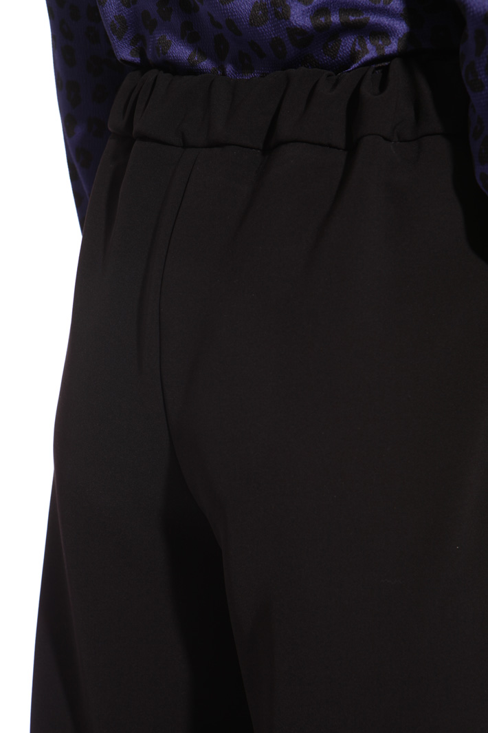 Cropped belted trousers Intrend Cropped belted trousers Intrend