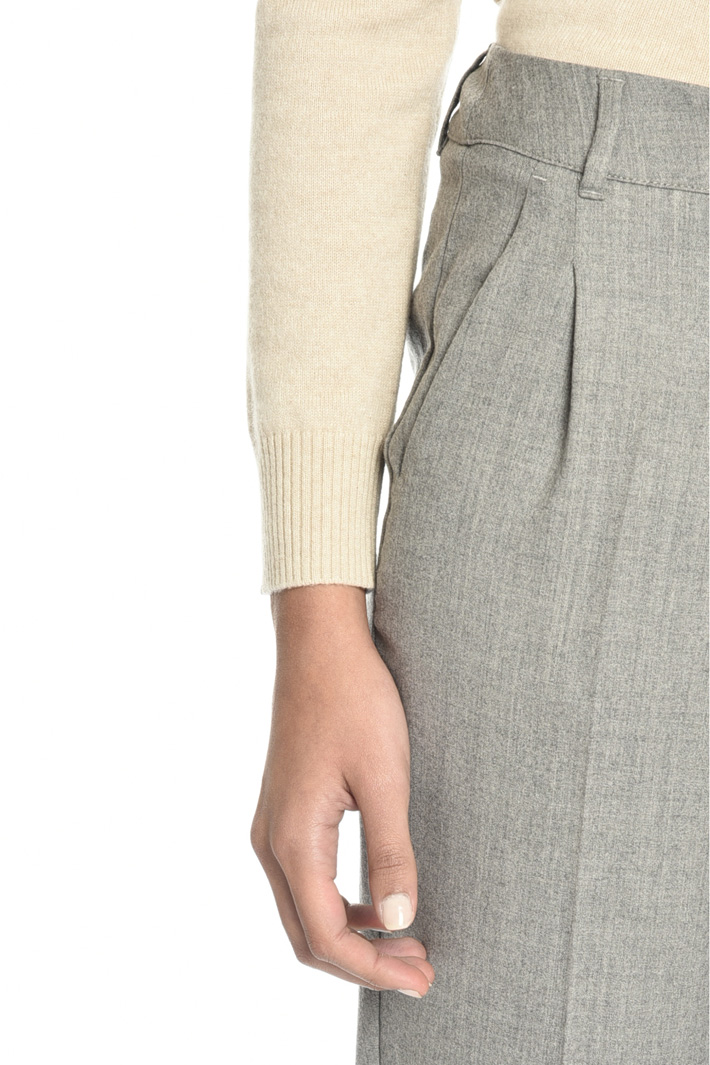 Flannel wool trousers
Intrend Flannel wool trousers
Intrend
