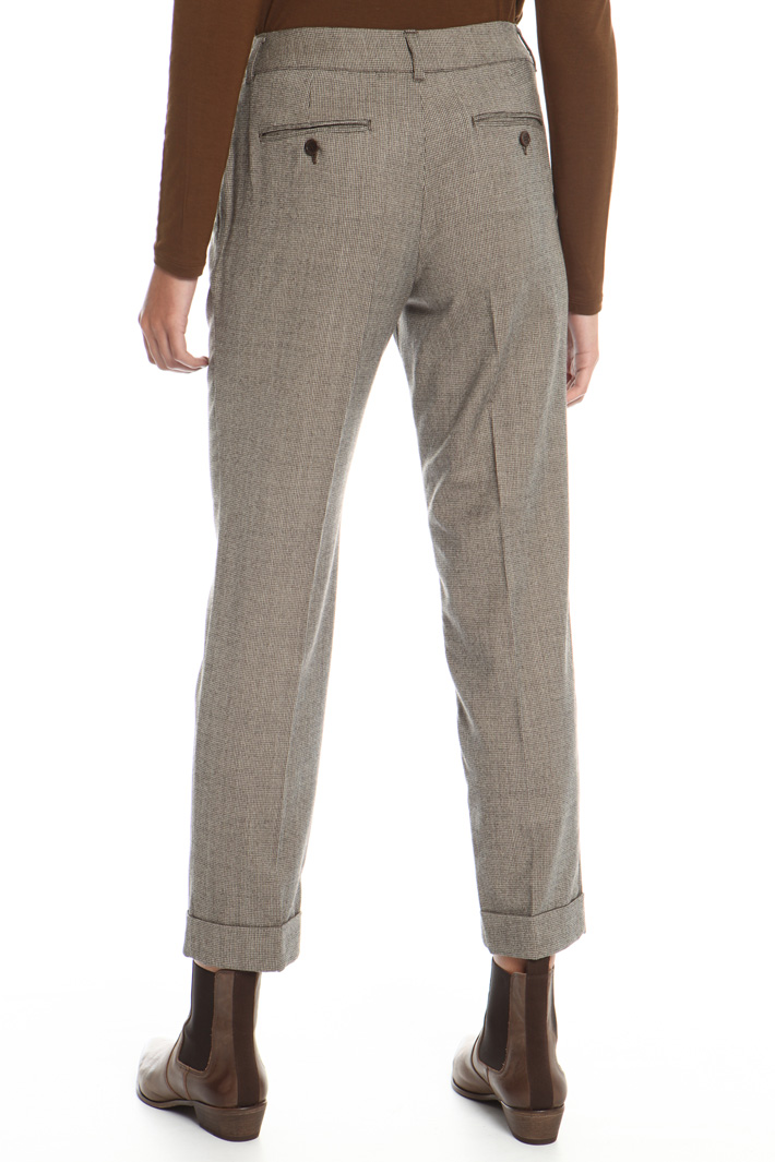 Flannel wool trousers
Intrend Flannel wool trousers
Intrend