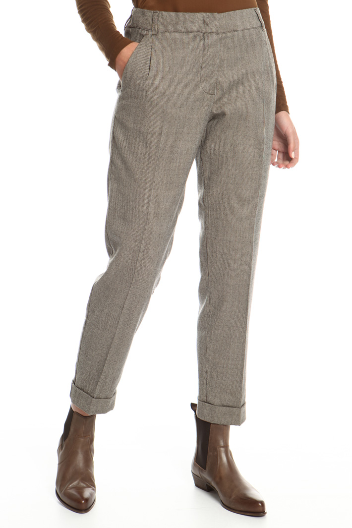 Flannel wool trousers
Intrend Flannel wool trousers
Intrend