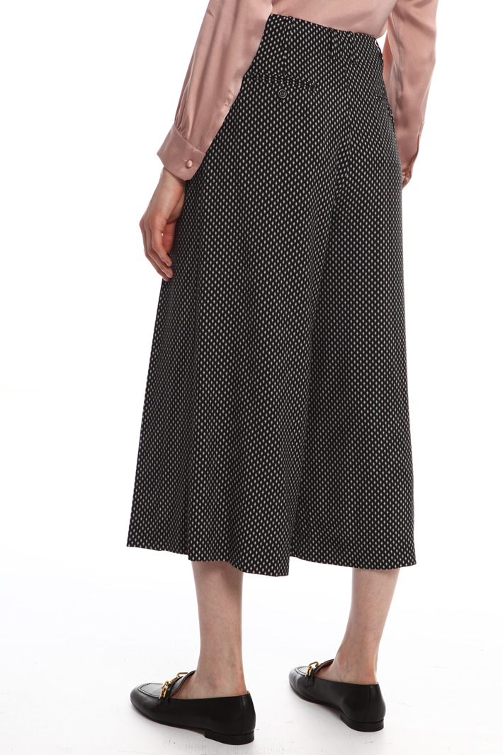 Pleated palazzo trousers Intrend Pleated palazzo trousers Intrend