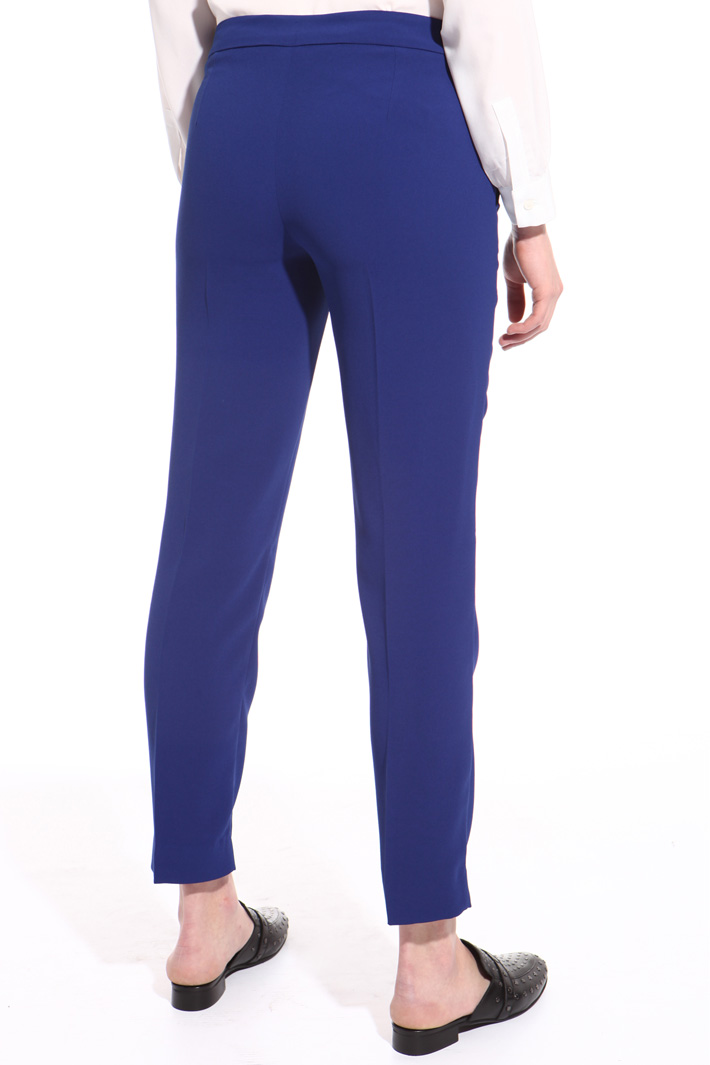 Crepe fabric trousers
Intrend Crepe fabric trousers
Intrend