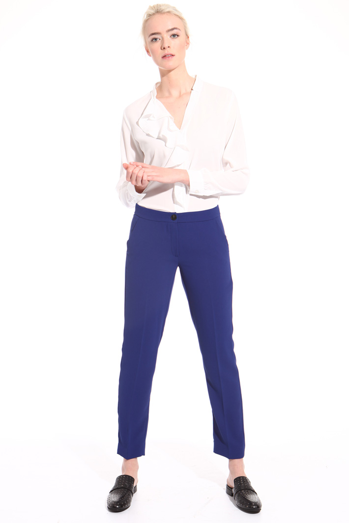 Crepe fabric trousers
Intrend Crepe fabric trousers
Intrend