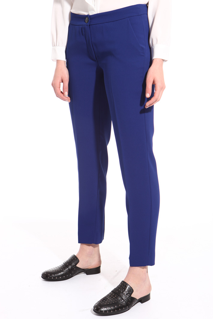 Crepe fabric trousers
Intrend Crepe fabric trousers
Intrend