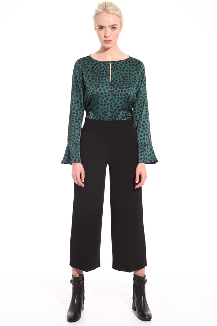Heavy crepe trousers
Intrend Heavy crepe trousers
Intrend
