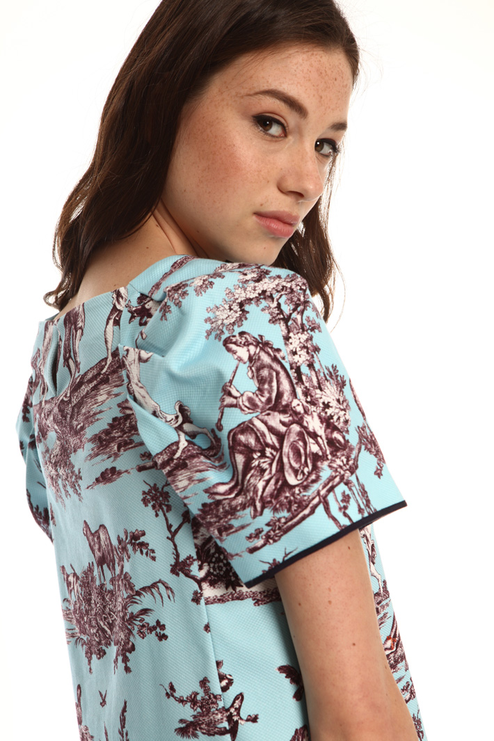 Cotton piqué top
Intrend Cotton piqué top
Intrend