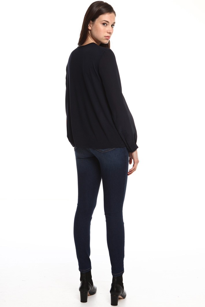 Silk and jersey blouse
Intrend Silk and jersey blouse
Intrend
