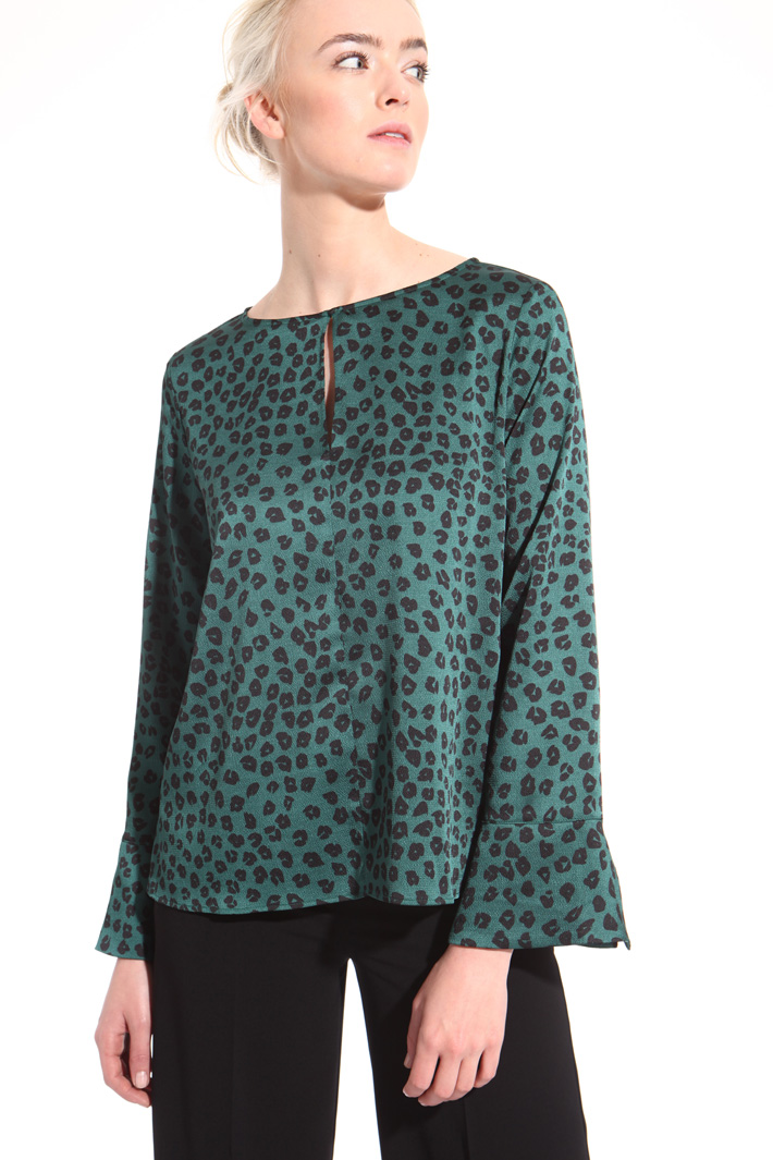Animal print satin blouse
Intrend Animal print satin blouse
Intrend
