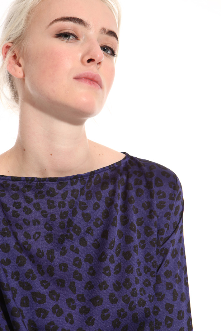 Animal print satin blouse
Intrend Animal print satin blouse
Intrend