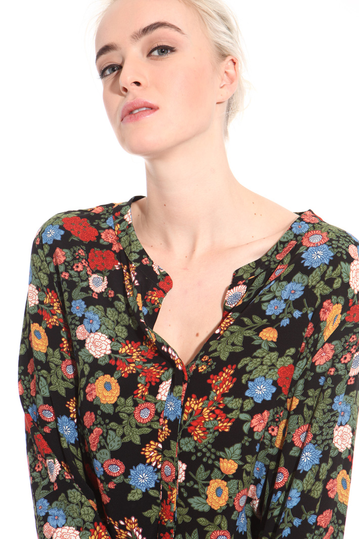 Viscose crepe blouse Intrend Viscose crepe blouse Intrend