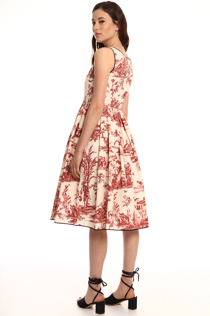 Printed faille dress
Intrend Printed faille dress
Intrend