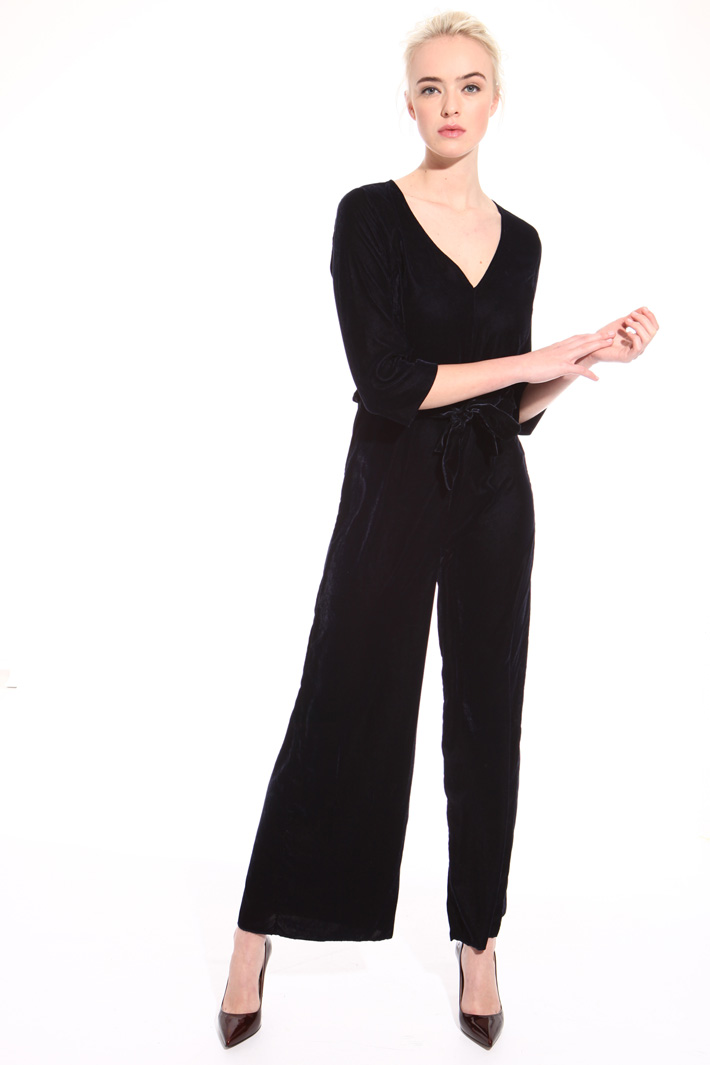 Long chenille jumpsuit Intrend Long chenille jumpsuit Intrend