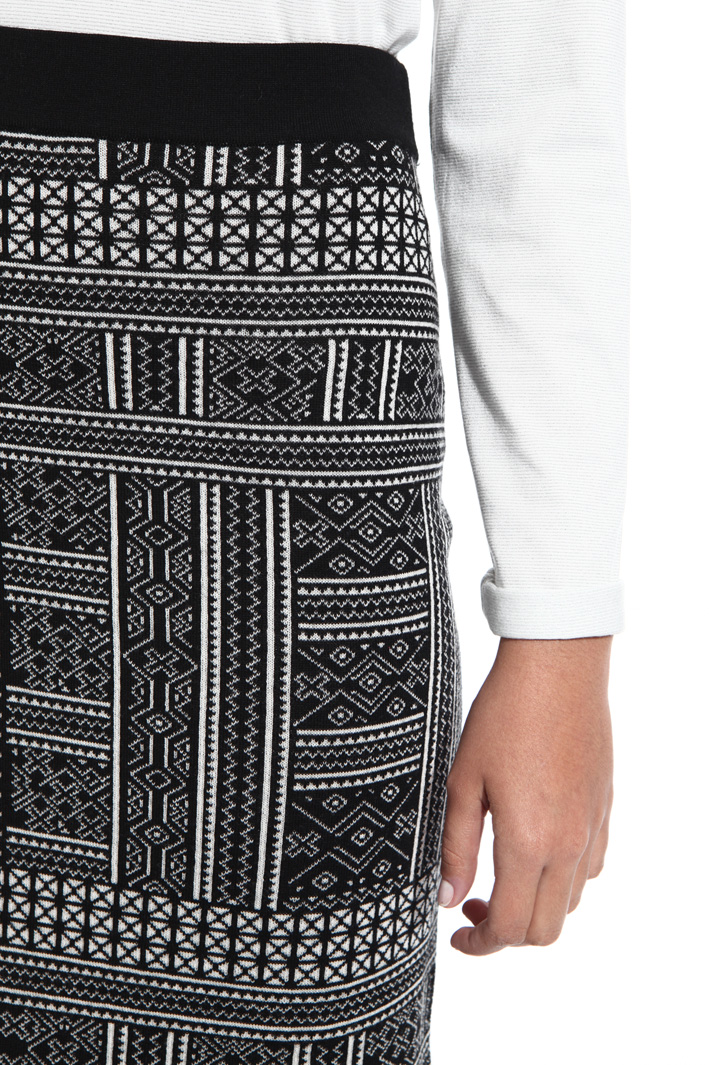 Jacquard wool skirt
Intrend Jacquard wool skirt
Intrend