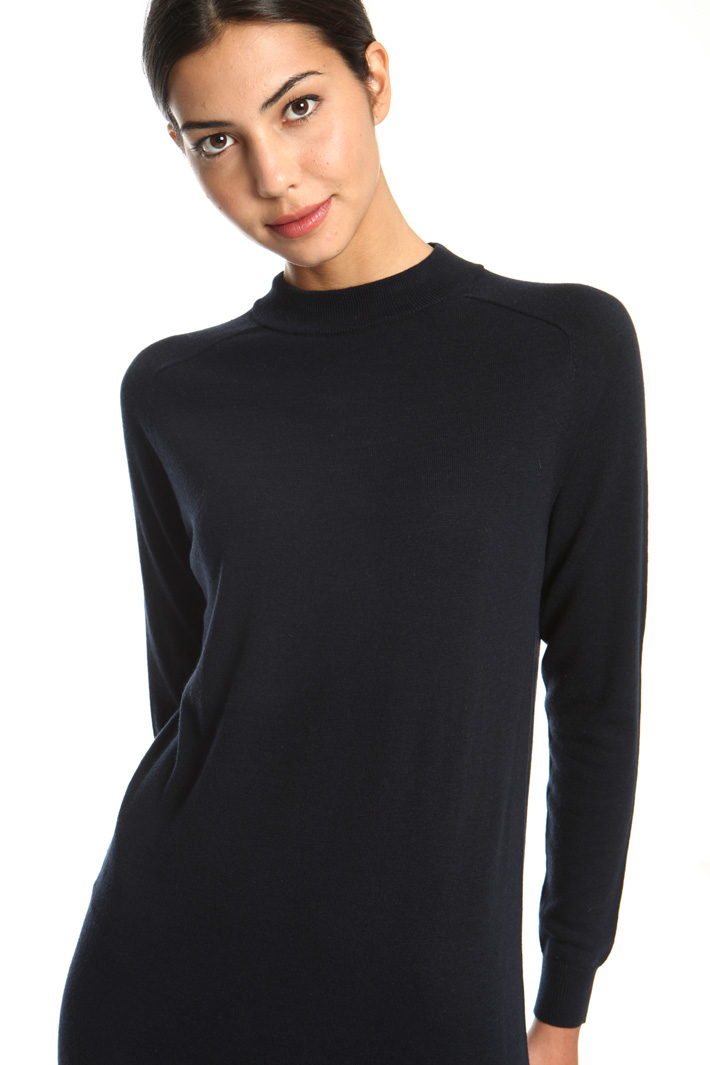 Knee-length knit dress Intrend Knee-length knit dress Intrend