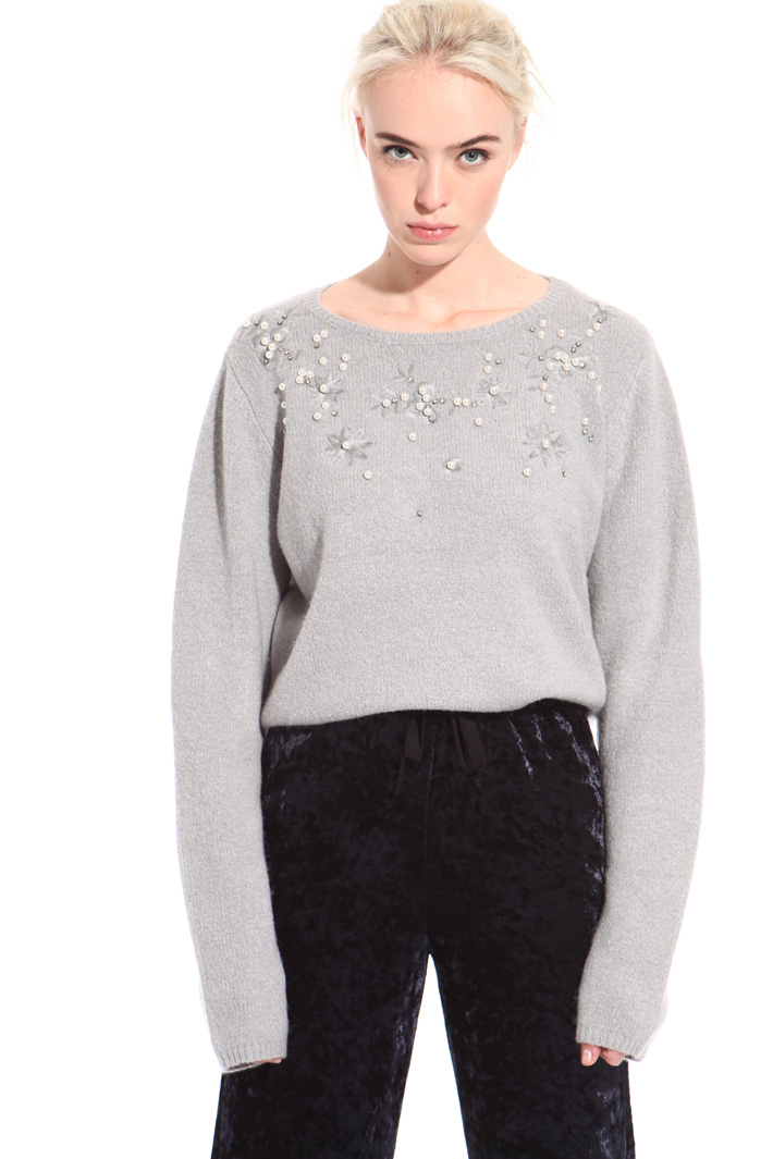Jewel embroidered sweater Intrend Jewel embroidered sweater Intrend