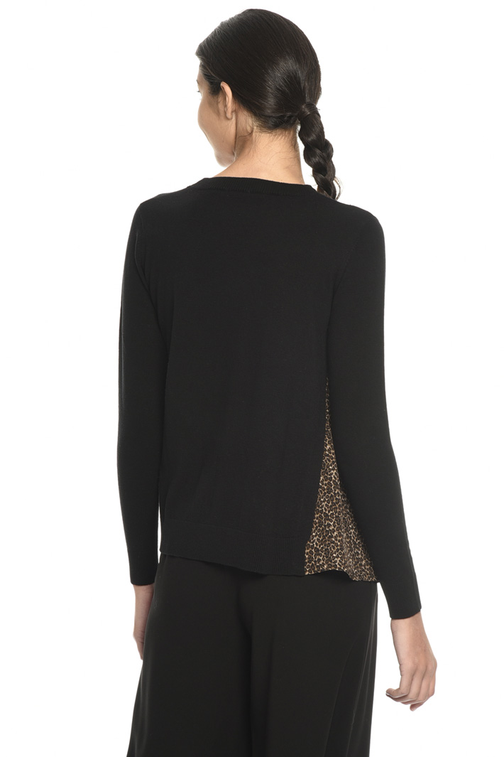 Sweater with printed insert
Intrend Sweater with printed insert
Intrend