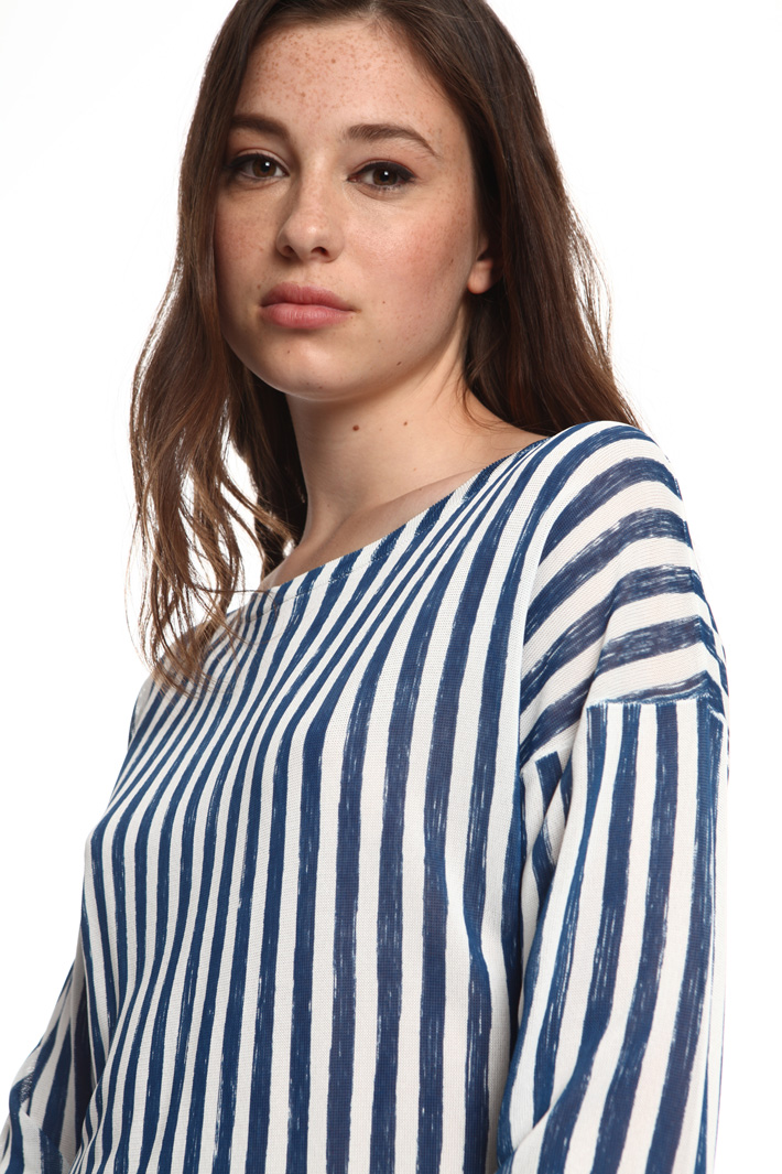 Viscose yarn sweater
Intrend Viscose yarn sweater
Intrend