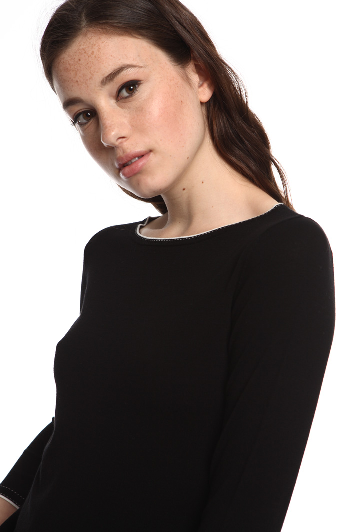 Viscose yarn sweater
Intrend Viscose yarn sweater
Intrend