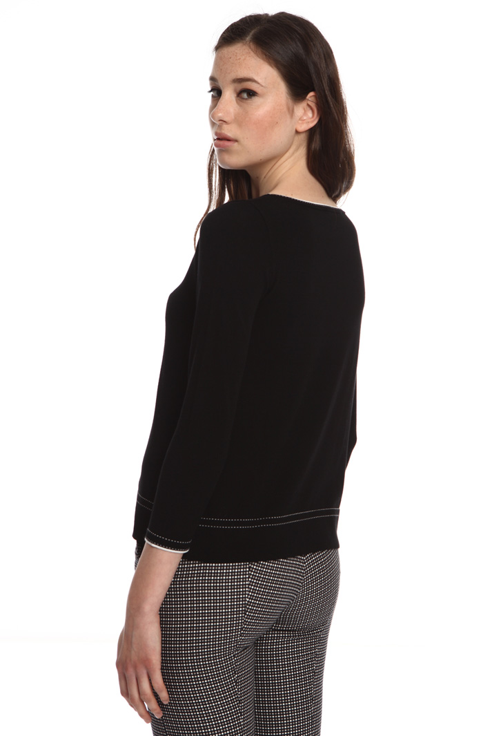 Viscose yarn sweater
Intrend Viscose yarn sweater
Intrend