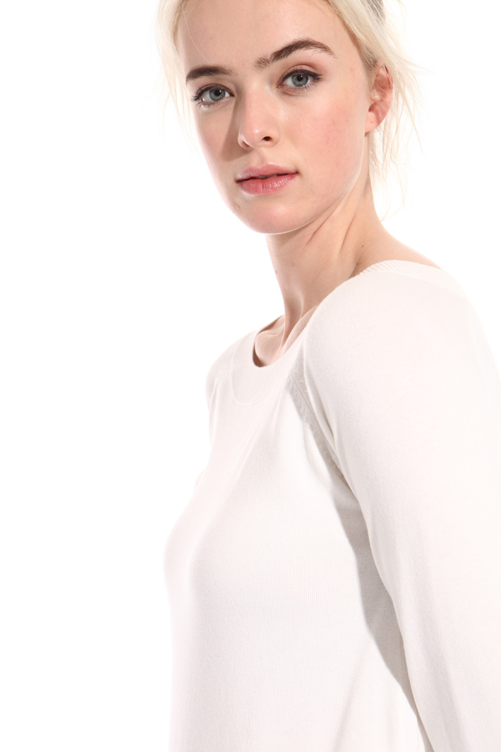 Sweater with wide slits Intrend Sweater with wide slits Intrend