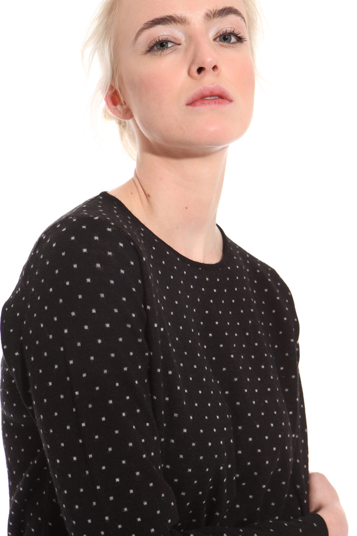 Wool jacquard sweater
Intrend Wool jacquard sweater
Intrend