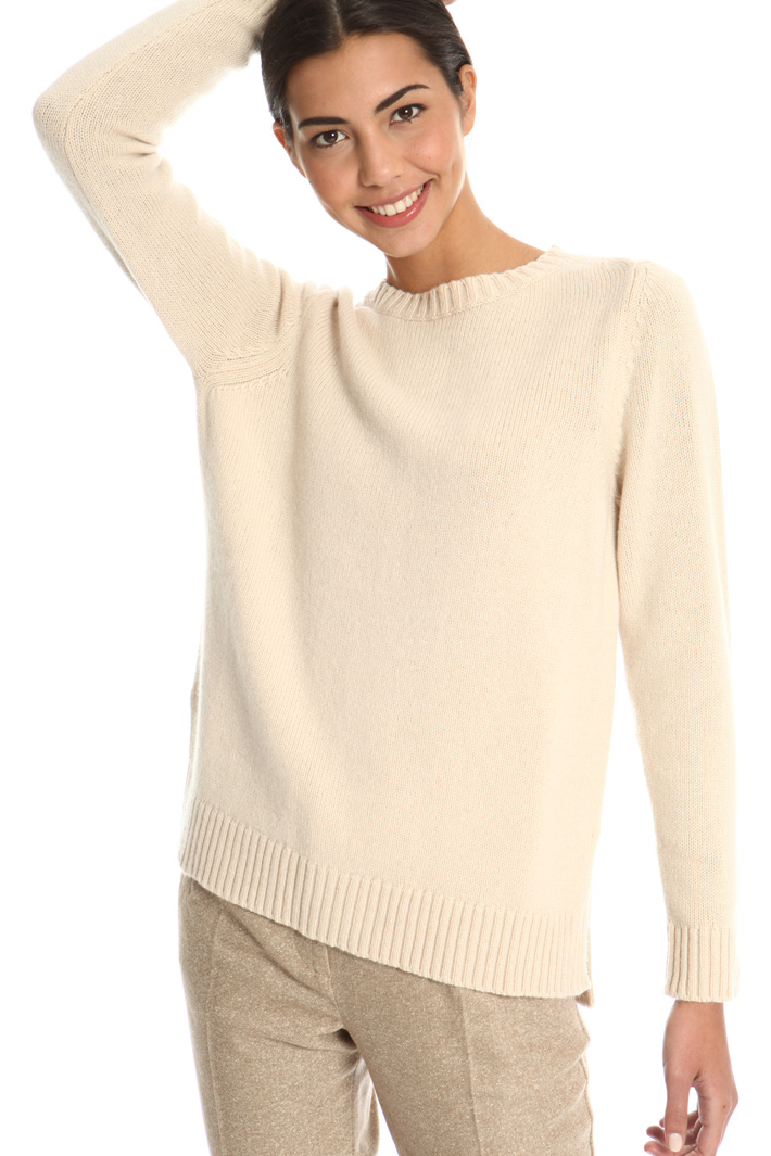Cashmere crew neck sweater
Intrend Cashmere crew neck sweater
Intrend